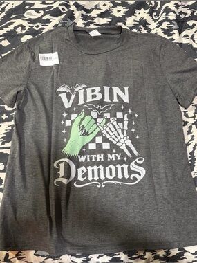 Demon tee